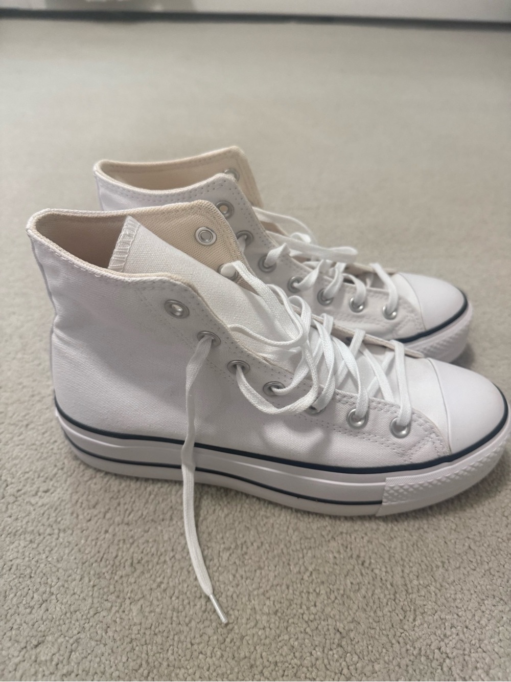 Converse Chuck Taylor All Star Hig White High-TopSneakers size 9